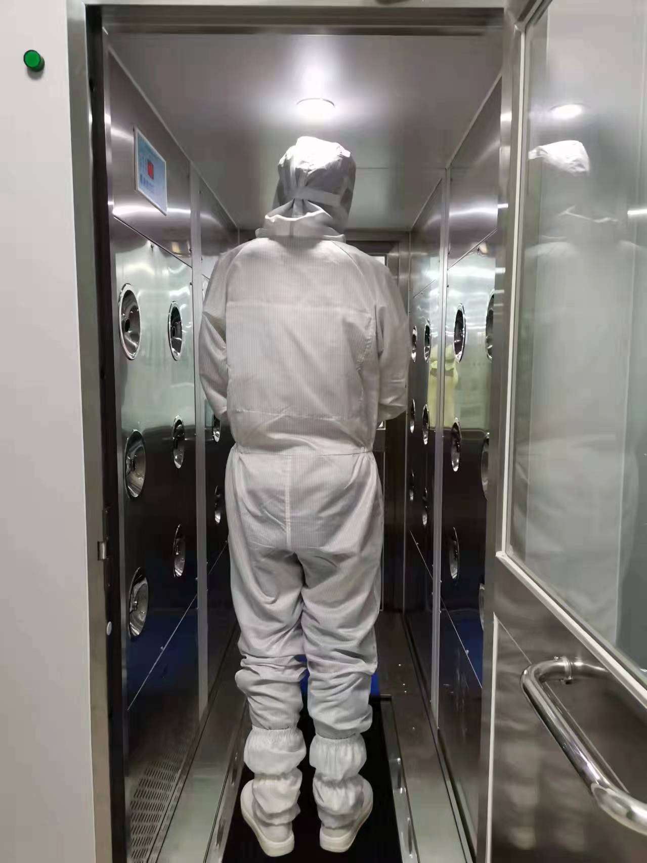 The application of B-series shoe cleaning device The application of B-series shoe cleaning device