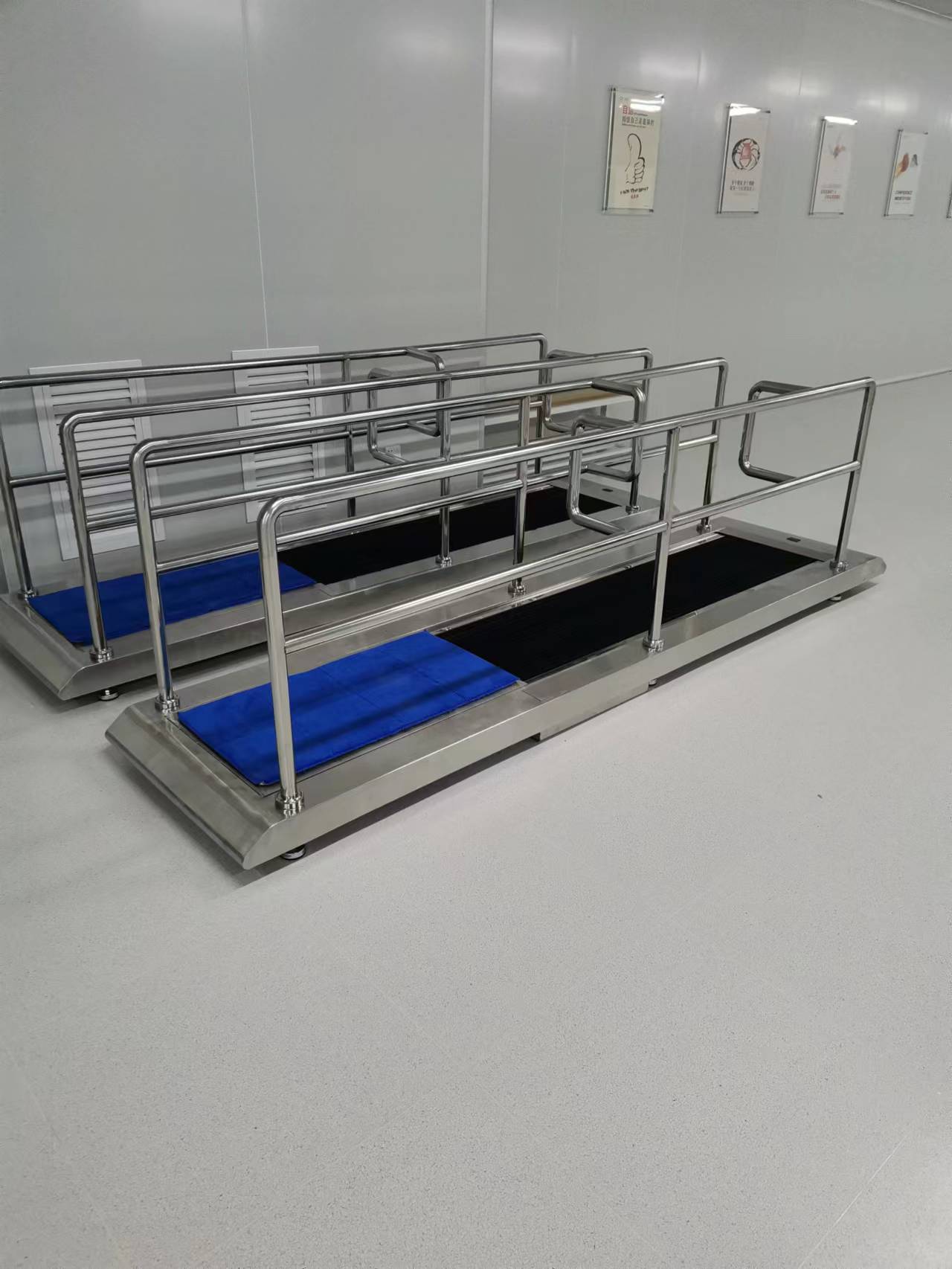 P-series hygiene station
