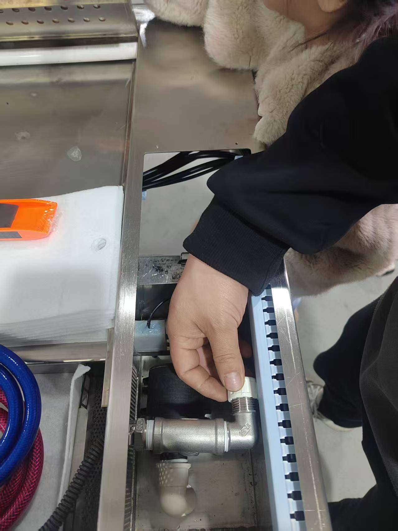 block the sewage outlet of the shoe sole cleaner machine block the sewage outlet of the shoe cleaner machine