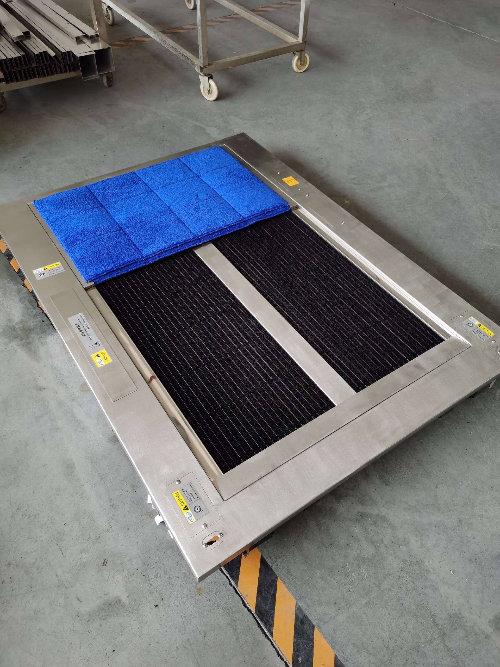 The two-in-one automatic wheel cleaning machine