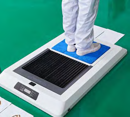 testing the cleaning effects of shoe sole cleaning machine