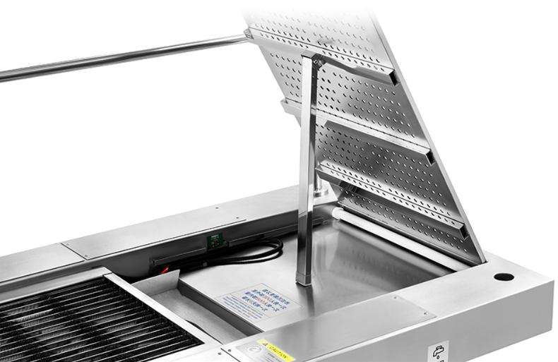 The lift-up design of the shoe cleaning machine