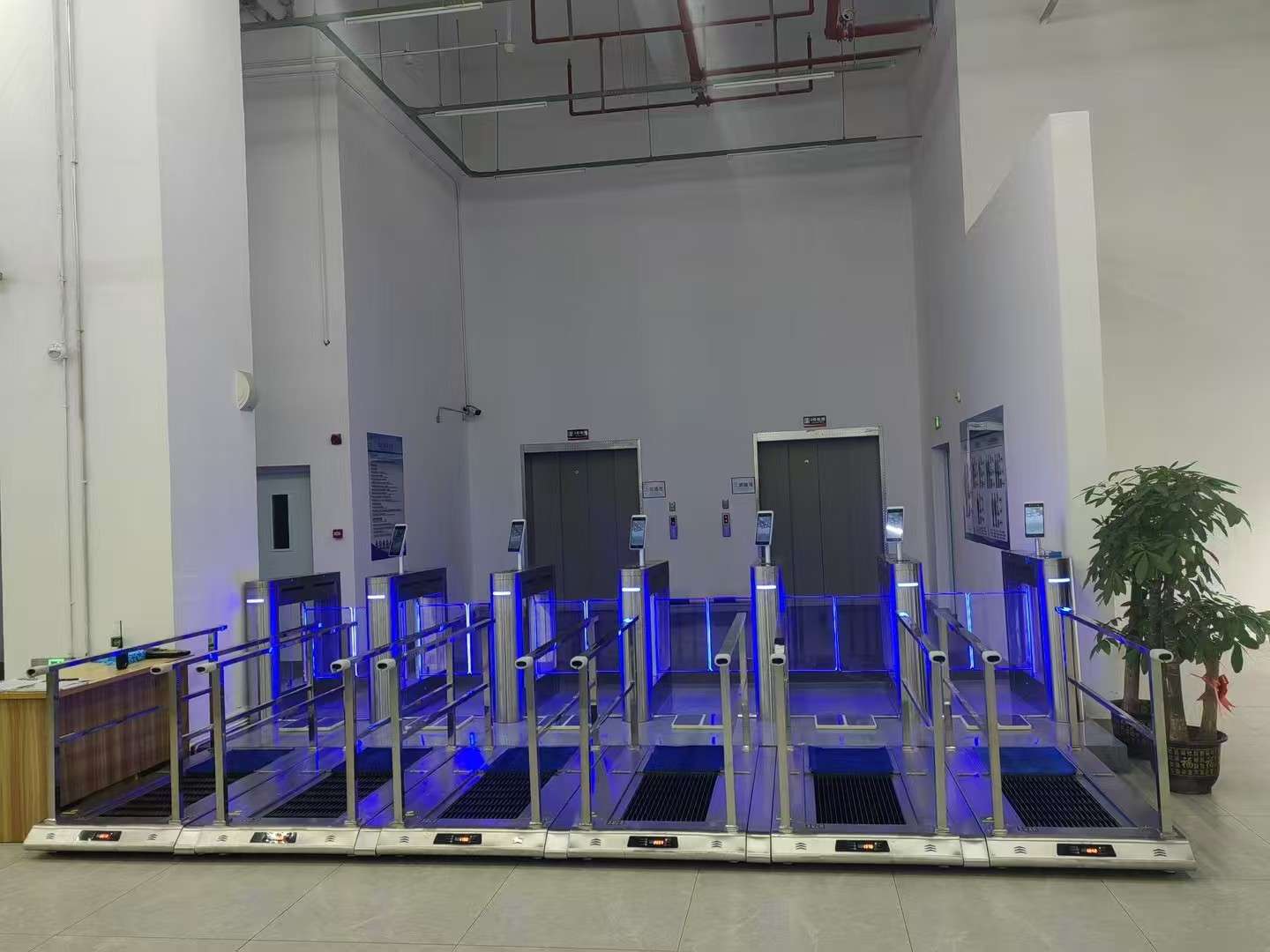 The installation of shoe sole cleaning machine at the factory entrance